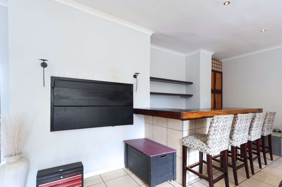4 Bedroom Property for Sale in Klein Drakenstein Western Cape